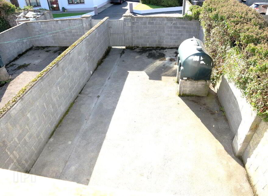 5 Bride Street, Loughrea, H62VA43