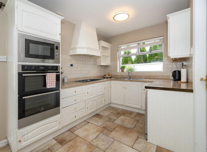 Helvic, Farranlea Park, Model Farm Road, Model Farm Road, T12WR6D