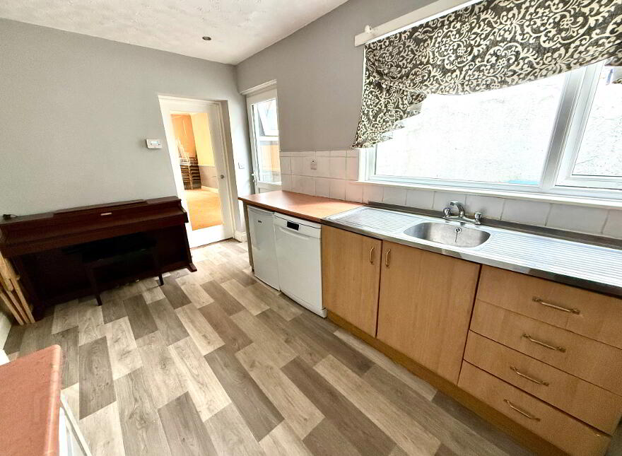 11 Grove Place, Derry, BT48 6JT