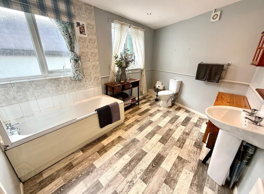 11 Grove Place, Derry, BT48 6JT