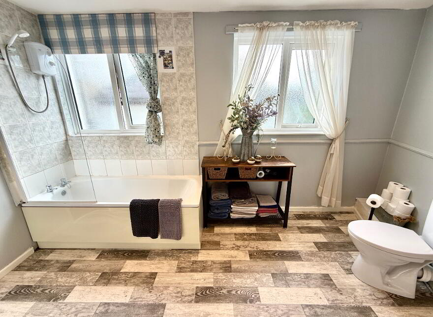 11 Grove Place, Derry, BT48 6JT