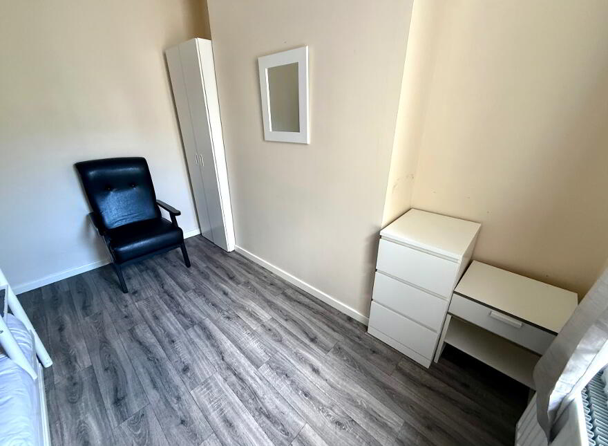 11 Grove Place, Derry, BT48 6JT