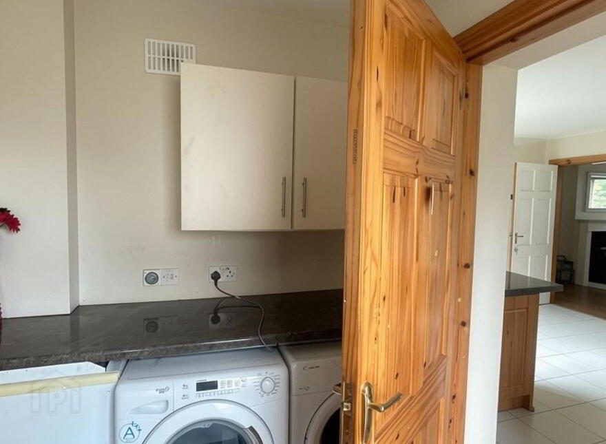 60 Carraig Geal, Galway Road, Loughrea, H62TR82