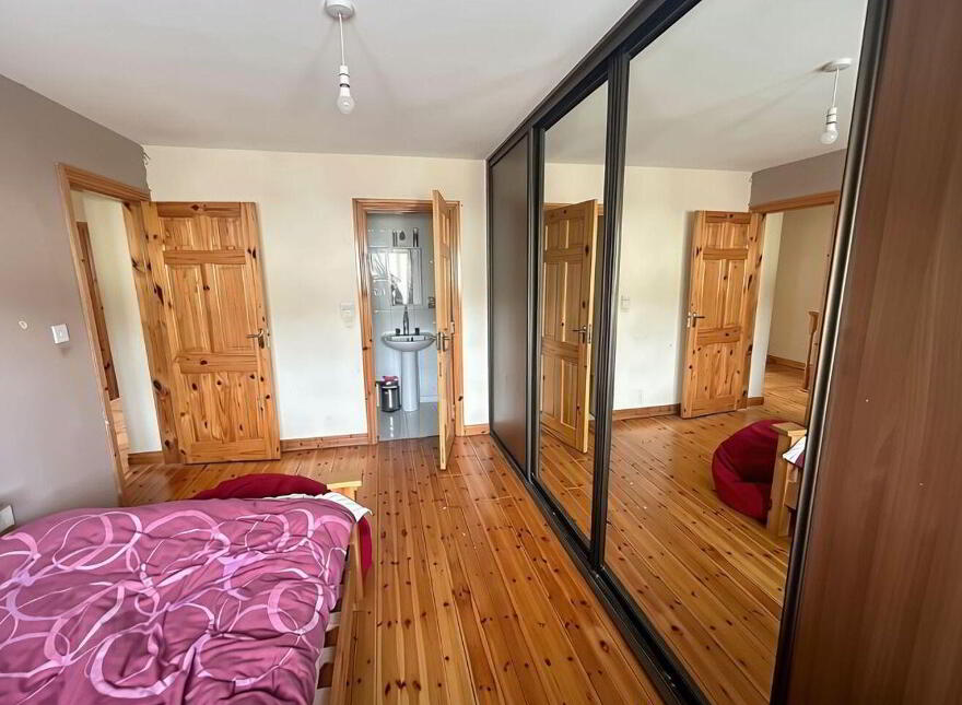 60 Carraig Geal, Galway Road, Loughrea, H62TR82