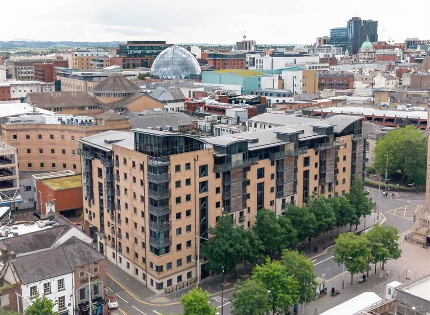 Apt 29, 17 Queens Square, Belfast, BT1 3FF