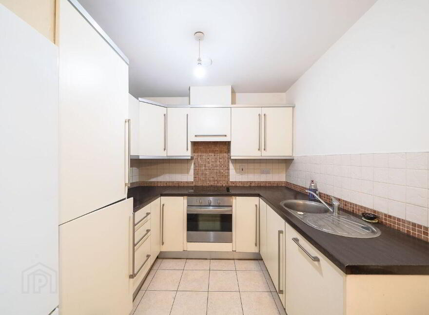 64 Academy Square, Academy Steet, Navan, C15E938