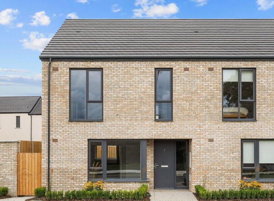8 Kennan View, Luttrellstown Gate, Dublin 15, D15VP8H