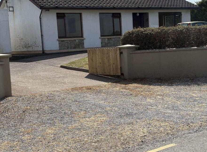 Ballyskibole, Knockadoon, Ballymacoda, P25CD52