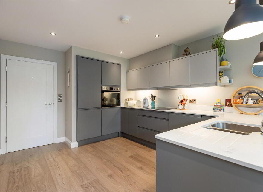 Apt 6, 49 Ulsterville Avenue, Belfast, BT9 7AT