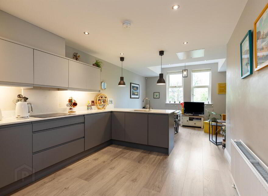 Apt 6, 49 Ulsterville Avenue, Belfast, BT9 7AT
