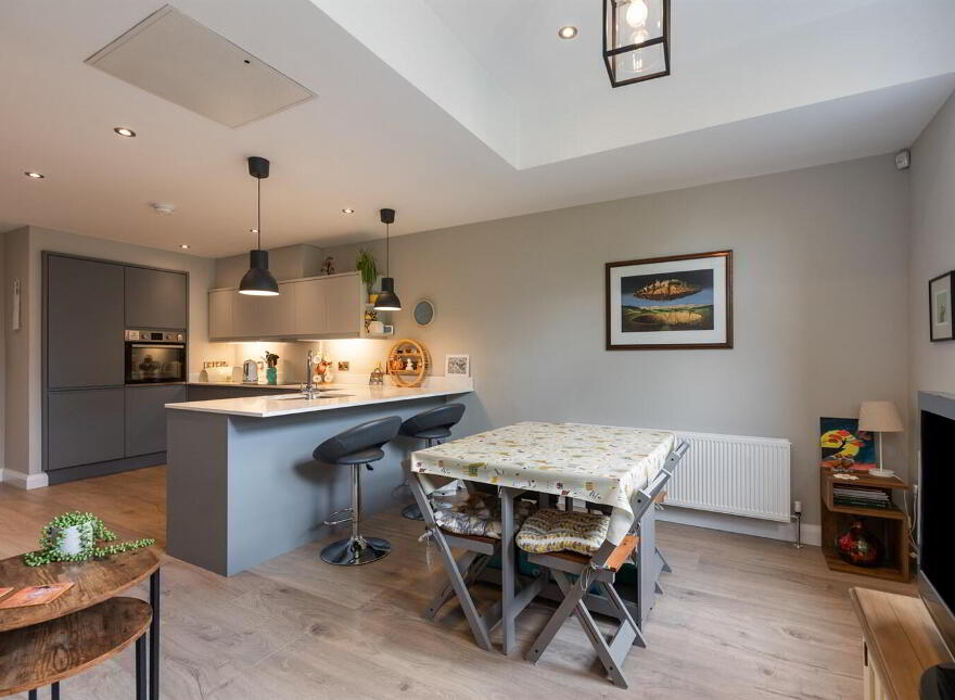 Apt 6, 49 Ulsterville Avenue, Belfast, BT9 7AT