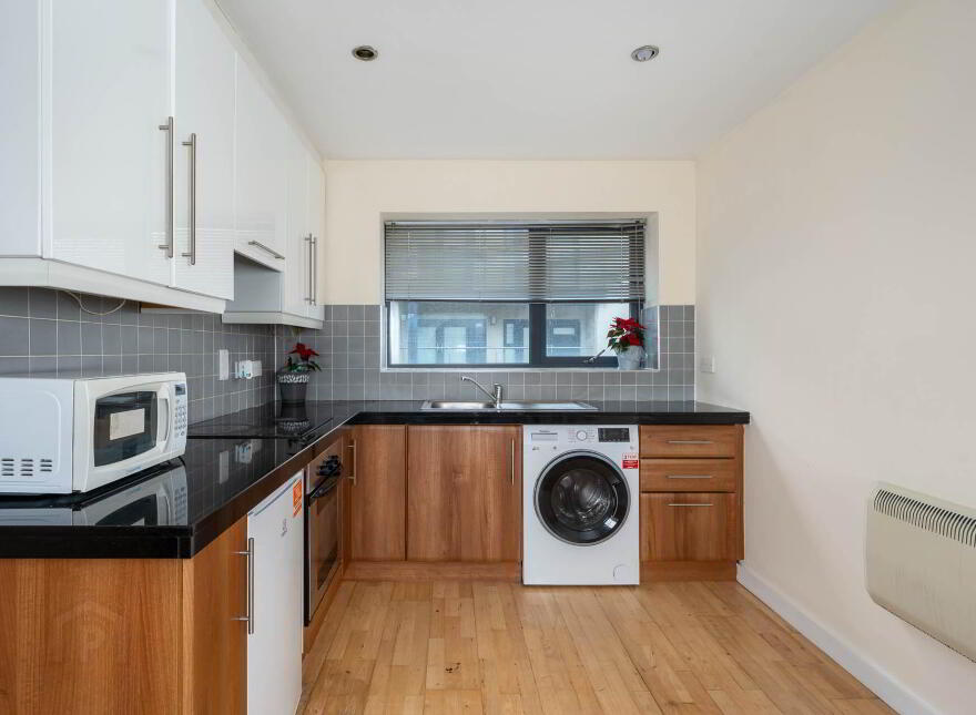 8 Church Walk, Bastion Court, Athlone, N37W884