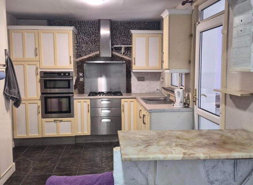 Antonville, 9 Lower Pouladuff Road, The Lough, T12K2T5