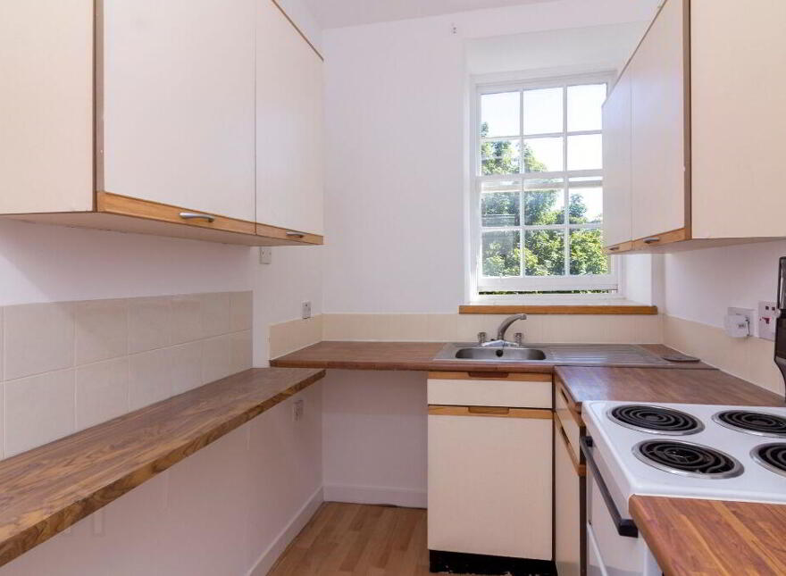 4 St Patrick Square, South Side, Edinburgh, EH8 9EZ