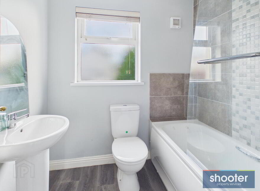 2 Blackthorn Grange, Newry, BT34 2TF