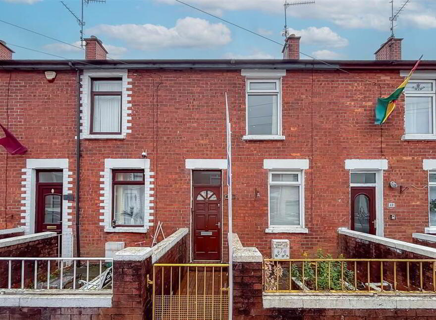 38 St James's Crescent, Belfast, BT12 6DW