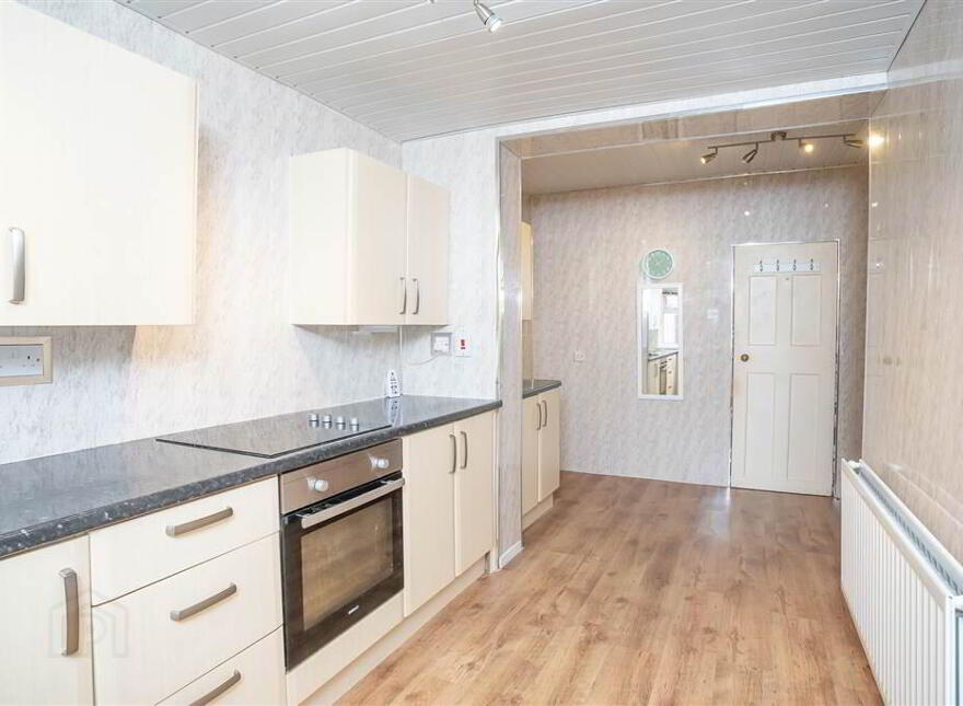 38 St James's Crescent, Belfast, BT12 6DW