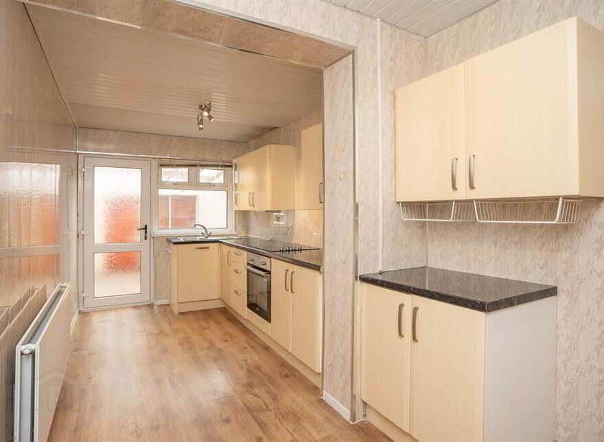 38 St James's Crescent, Belfast, BT12 6DW