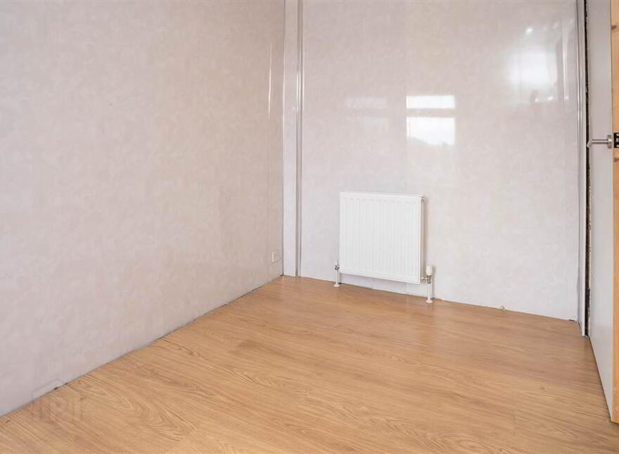 38 St James's Crescent, Belfast, BT12 6DW