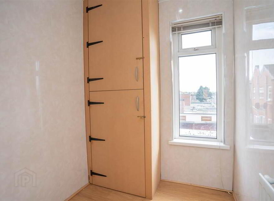 38 St James's Crescent, Belfast, BT12 6DW