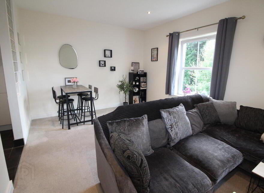 27 Tobar-Glen, Newtownabbey, BT36 6UG