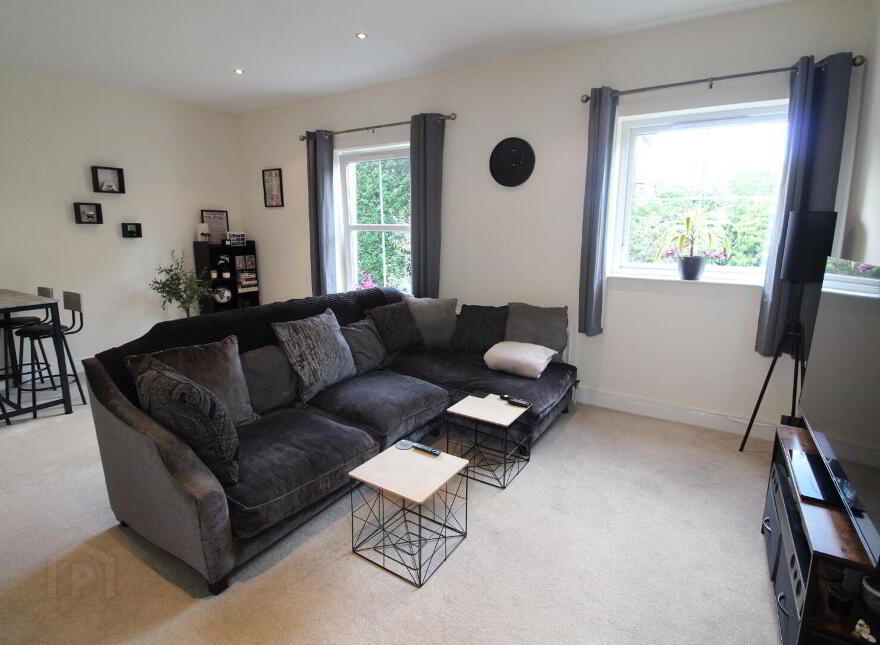 27 Tobar-Glen, Newtownabbey, BT36 6UG