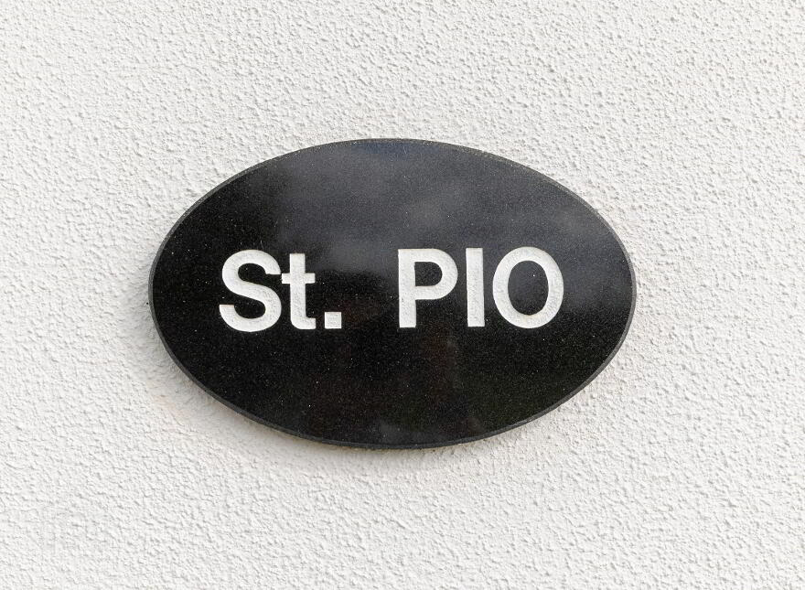 St. Pio, Knockskimolin, Oulart, Gorey, Y25W593