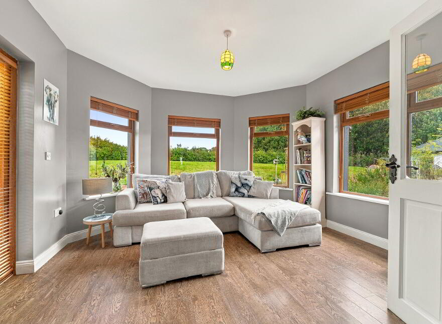 St. Pio, Knockskimolin, Oulart, Gorey, Y25W593
