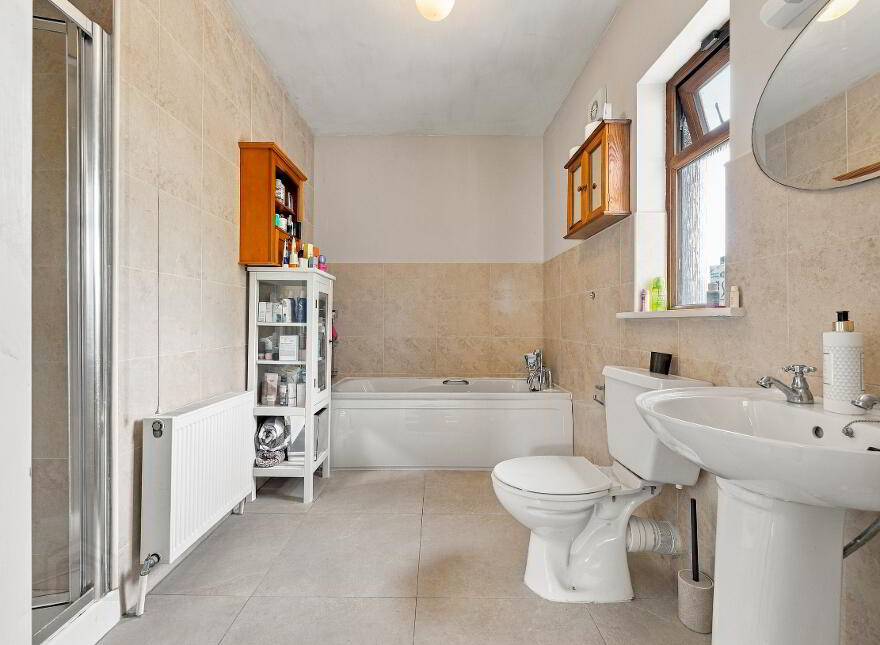St. Pio, Knockskimolin, Oulart, Gorey, Y25W593