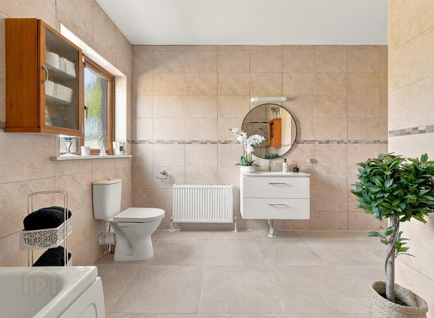 St. Pio, Knockskimolin, Oulart, Gorey, Y25W593