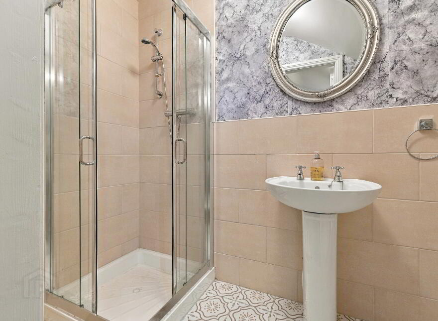 St. Pio, Knockskimolin, Oulart, Gorey, Y25W593