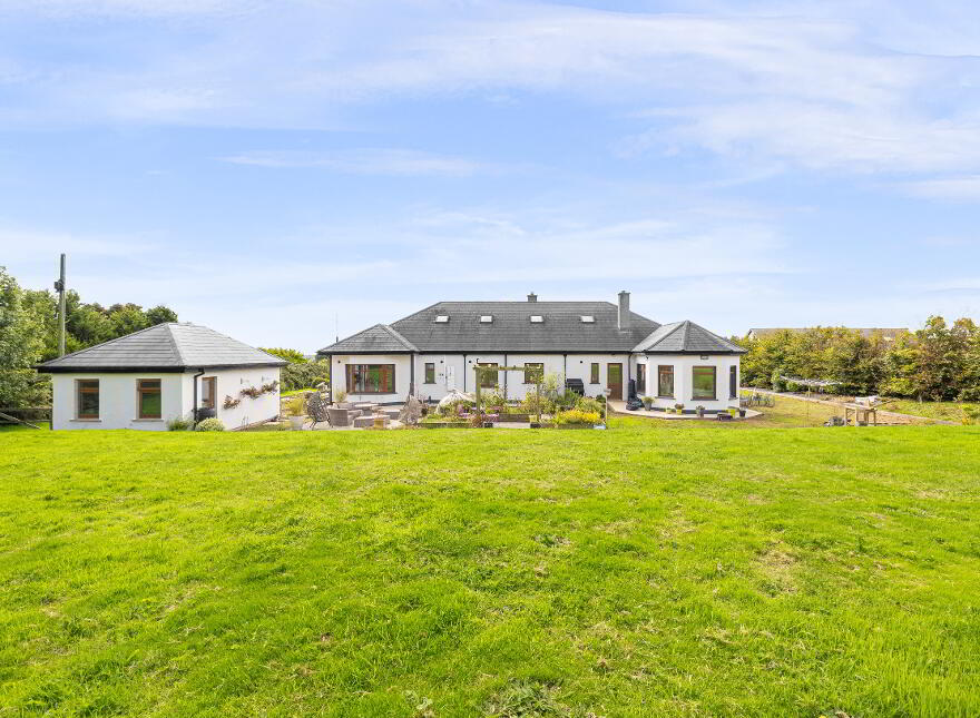 St. Pio, Knockskimolin, Oulart, Gorey, Y25W593