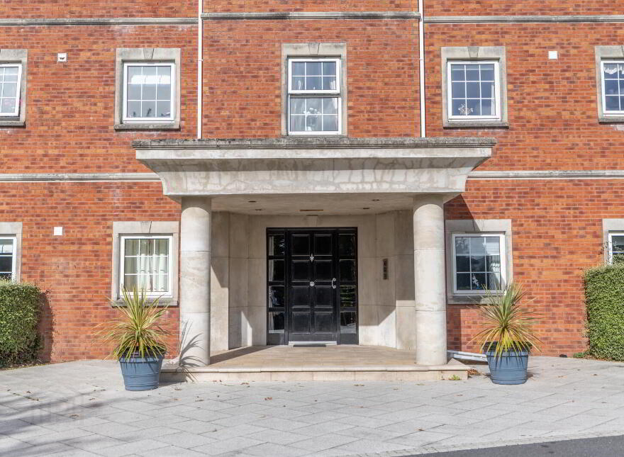 The Penthouse, 18 Seafields Court, Warrenpoint, Newry, BT34 3XB