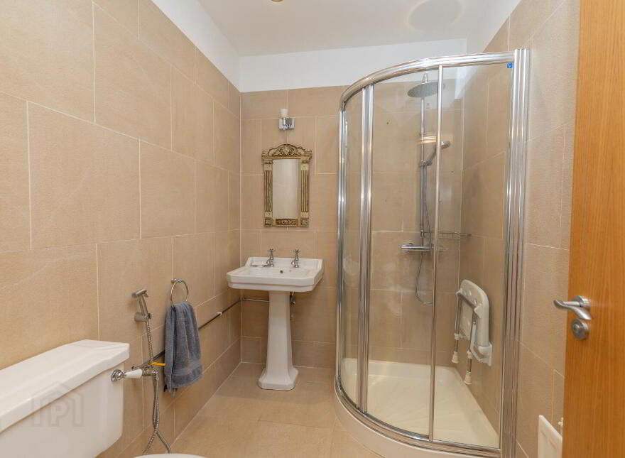 The Penthouse, 18 Seafields Court, Warrenpoint, Newry, BT34 3XB