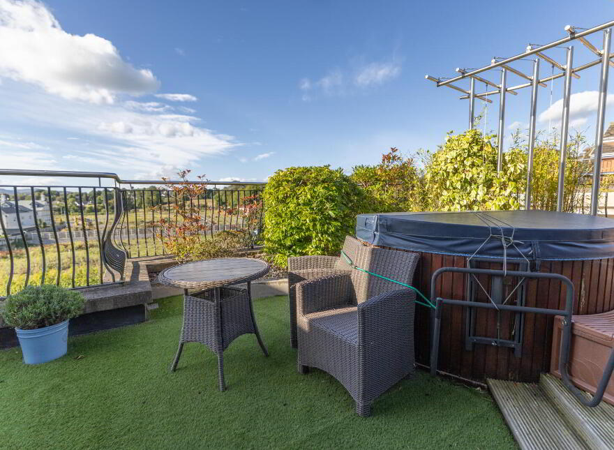 The Penthouse, 18 Seafields Court, Warrenpoint, Newry, BT34 3XB