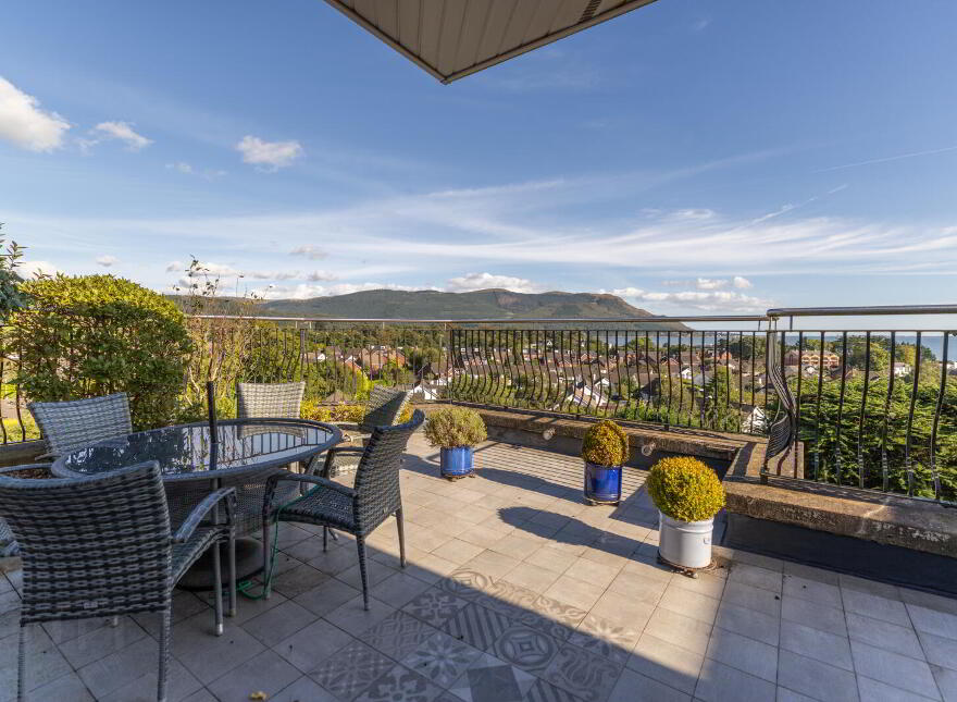 The Penthouse, 18 Seafields Court, Warrenpoint, Newry, BT34 3XB