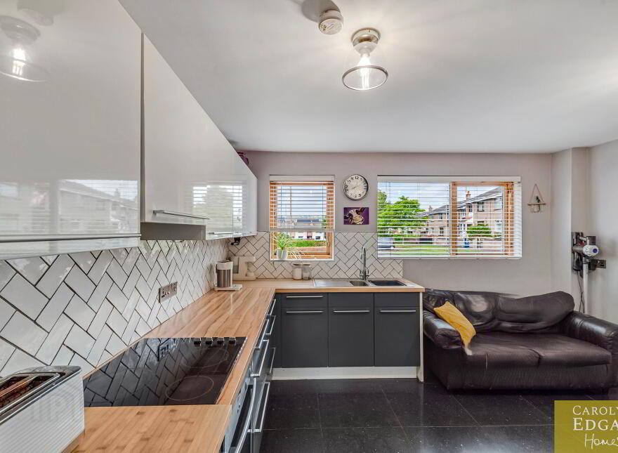 30 Broadway Avenue, Carrickfergus, BT38 8DD