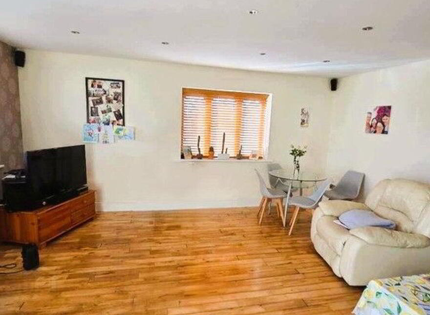 5 Ceol Na Habhainn, Bridge Street, Ballineen, P47KD30