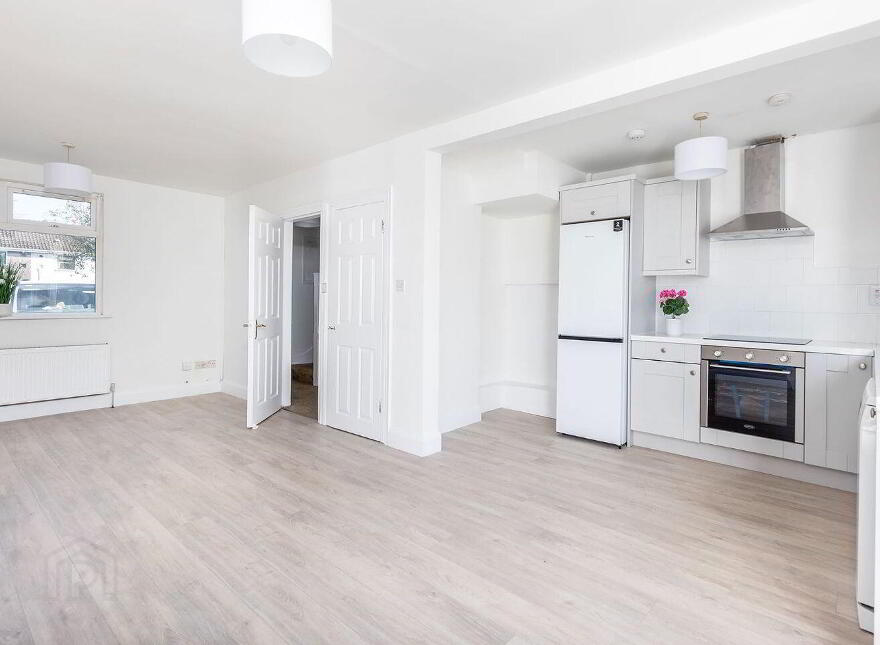210 Pearse Road, Ballyphehane, The Lough, T12F803