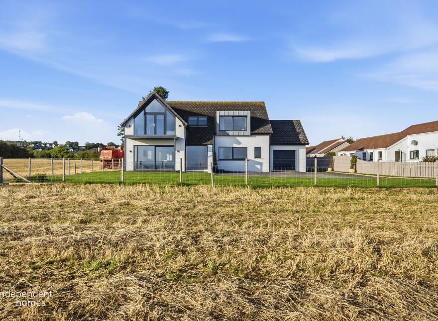15 Blackcave North, Larne, BT40 1TP