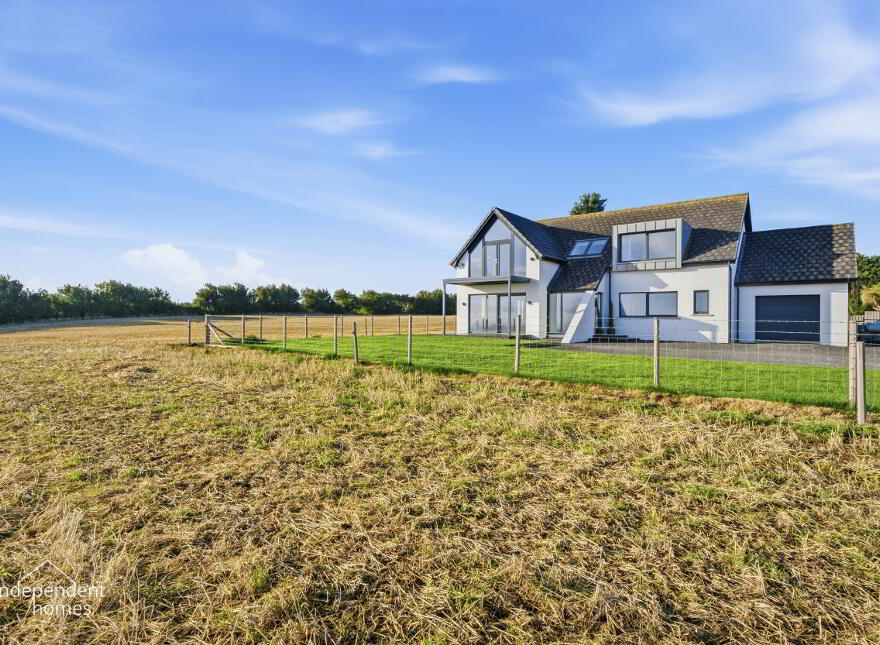 15 Blackcave North, Larne, BT40 1TP