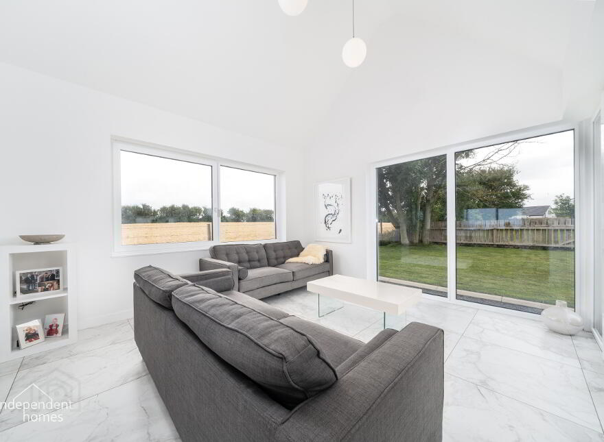 15 Blackcave North, Larne, BT40 1TP