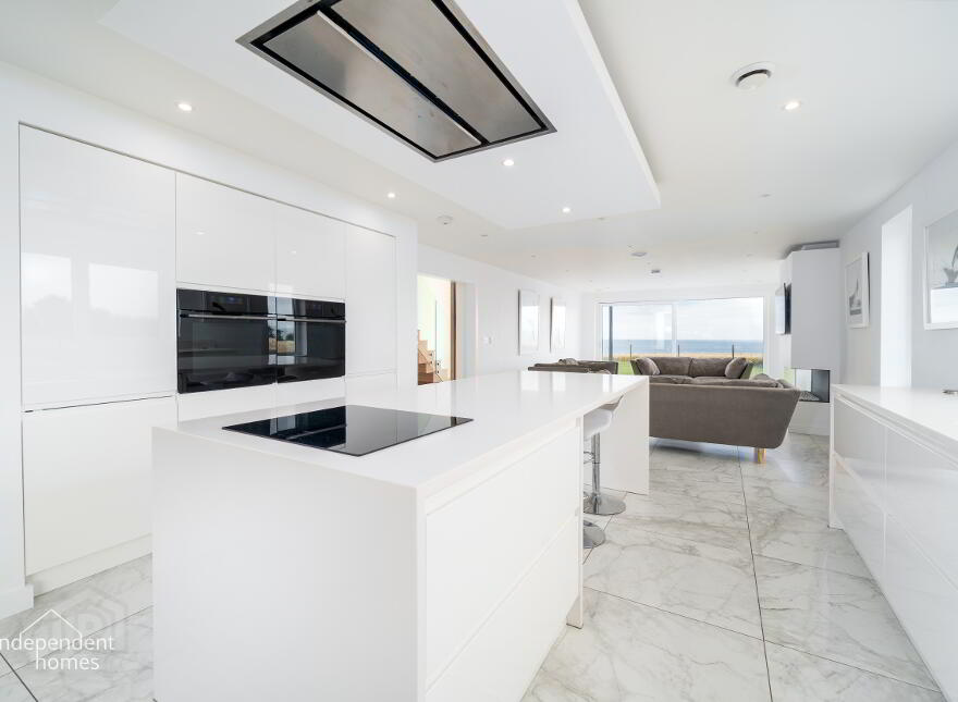 15 Blackcave North, Larne, BT40 1TP