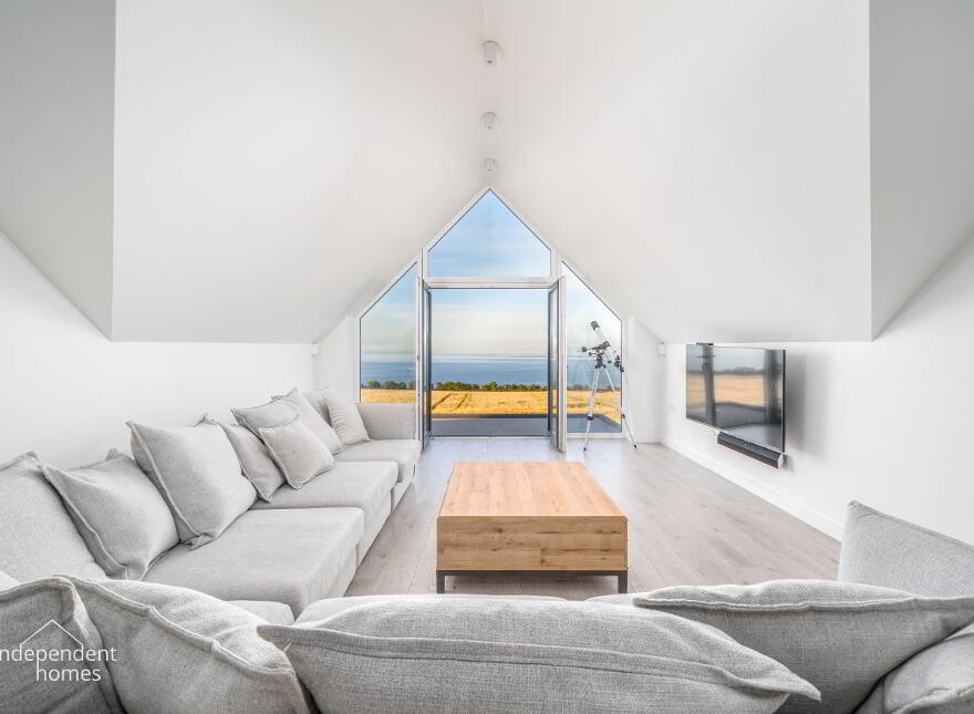 15 Blackcave North, Larne, BT40 1TP