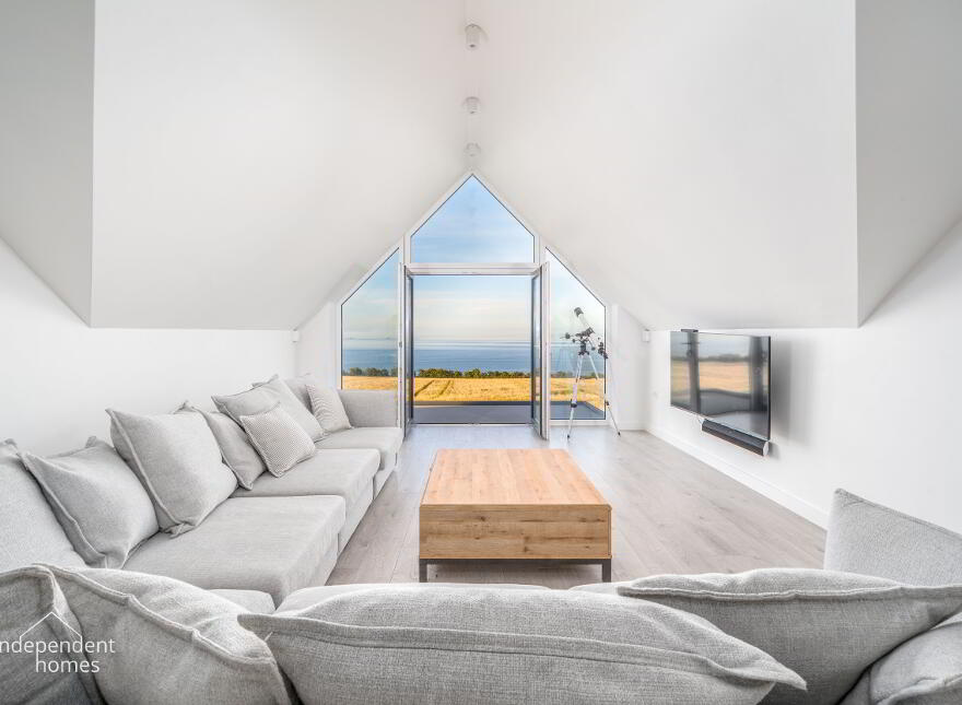 15 Blackcave North, Larne, BT40 1TP