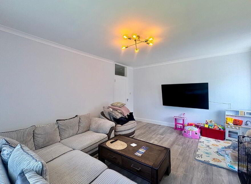Roseville, 11 Woodlands Heights, Carrick-Beg, Carrick-On-Suir, E32RX75