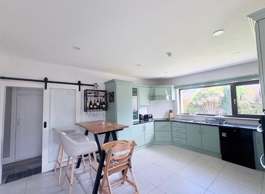 Roseville, 11 Woodlands Heights, Carrick-Beg, Carrick-On-Suir, E32RX75