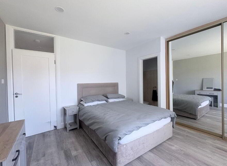 Roseville, 11 Woodlands Heights, Carrick-Beg, Carrick-On-Suir, E32RX75