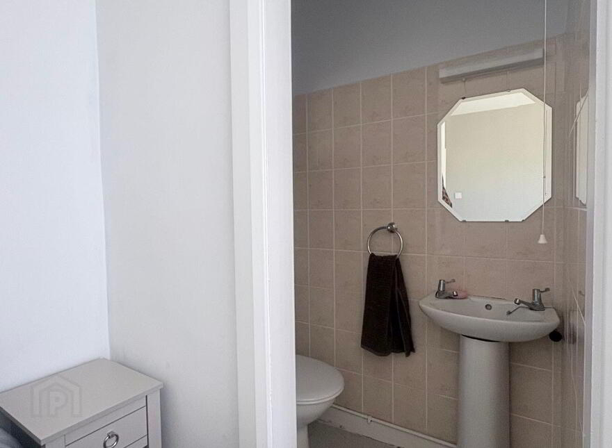 Roseville, 11 Woodlands Heights, Carrick-Beg, Carrick-On-Suir, E32RX75