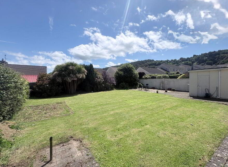 Roseville, 11 Woodlands Heights, Carrick-Beg, Carrick-On-Suir, E32RX75